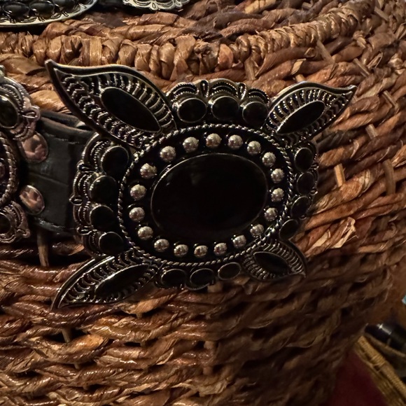 Black and Silver Western Style Belt - Picture 2 of 10